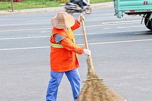 环卫工头条爆料视频,揭秘城市清洁背后的感人故事  第1张